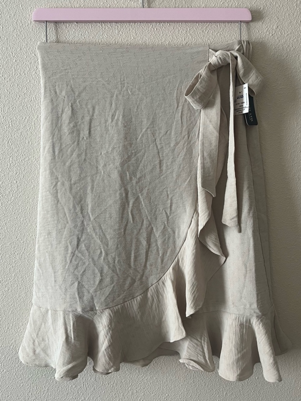 (NEVER WORN) Asymmetrical Ruffle Skirt in Light Beige
